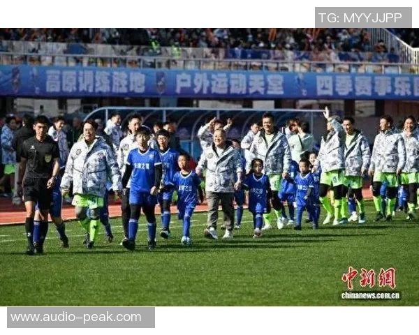 曹大师深度剖析足球明星现象背后的社会问题与文化影响